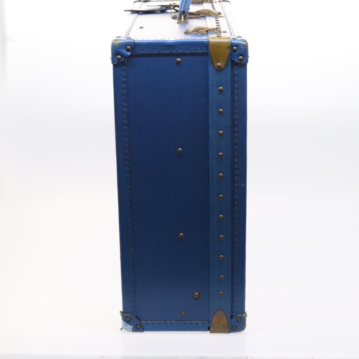 Elegant Leather Trunk with Key and Clochette