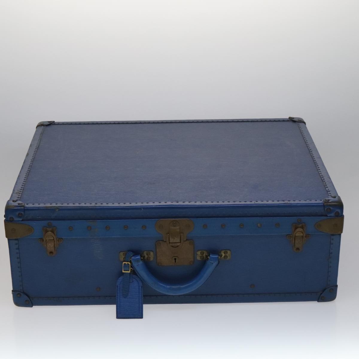 Elegant Leather Trunk with Key and Clochette