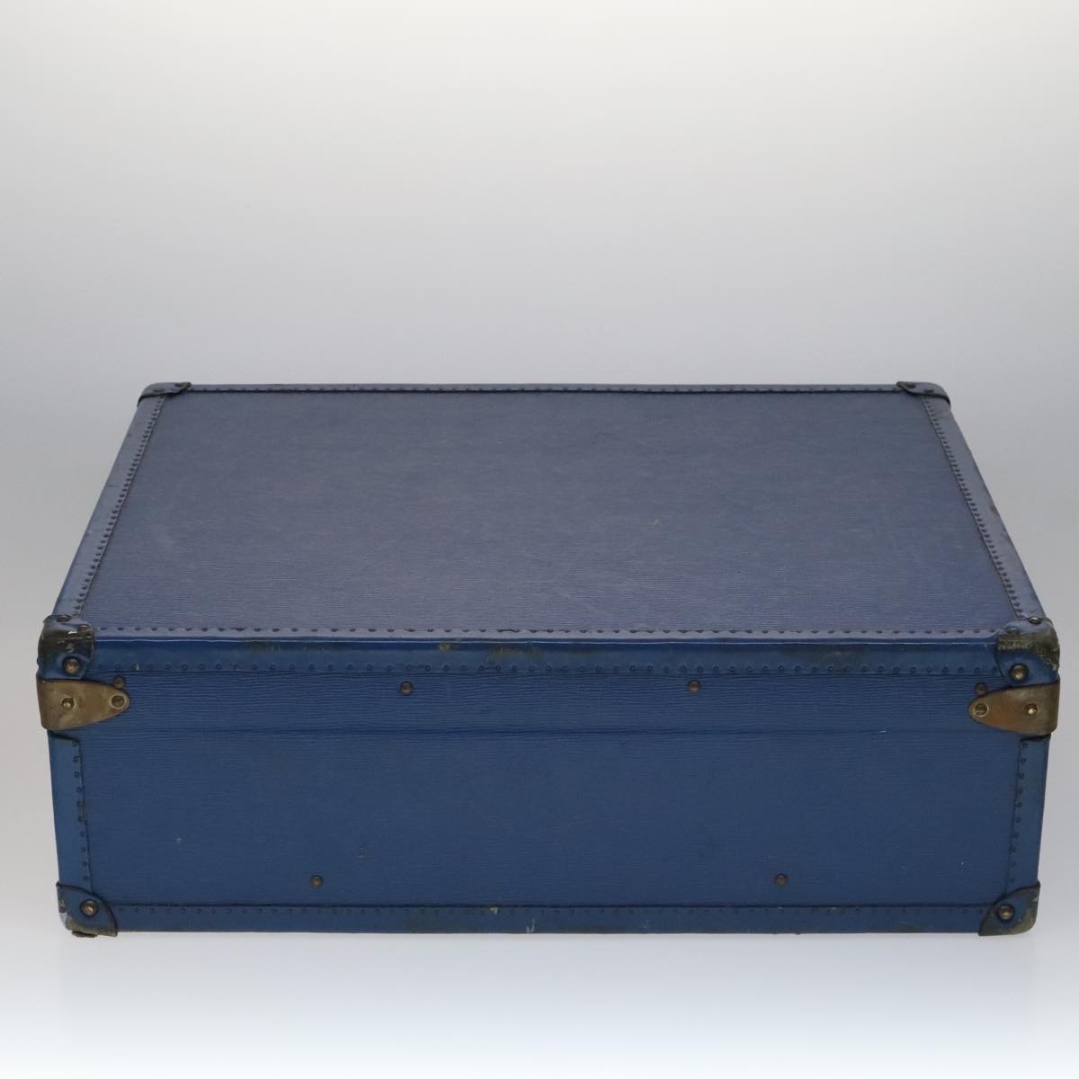 Elegant Leather Trunk with Key and Clochette