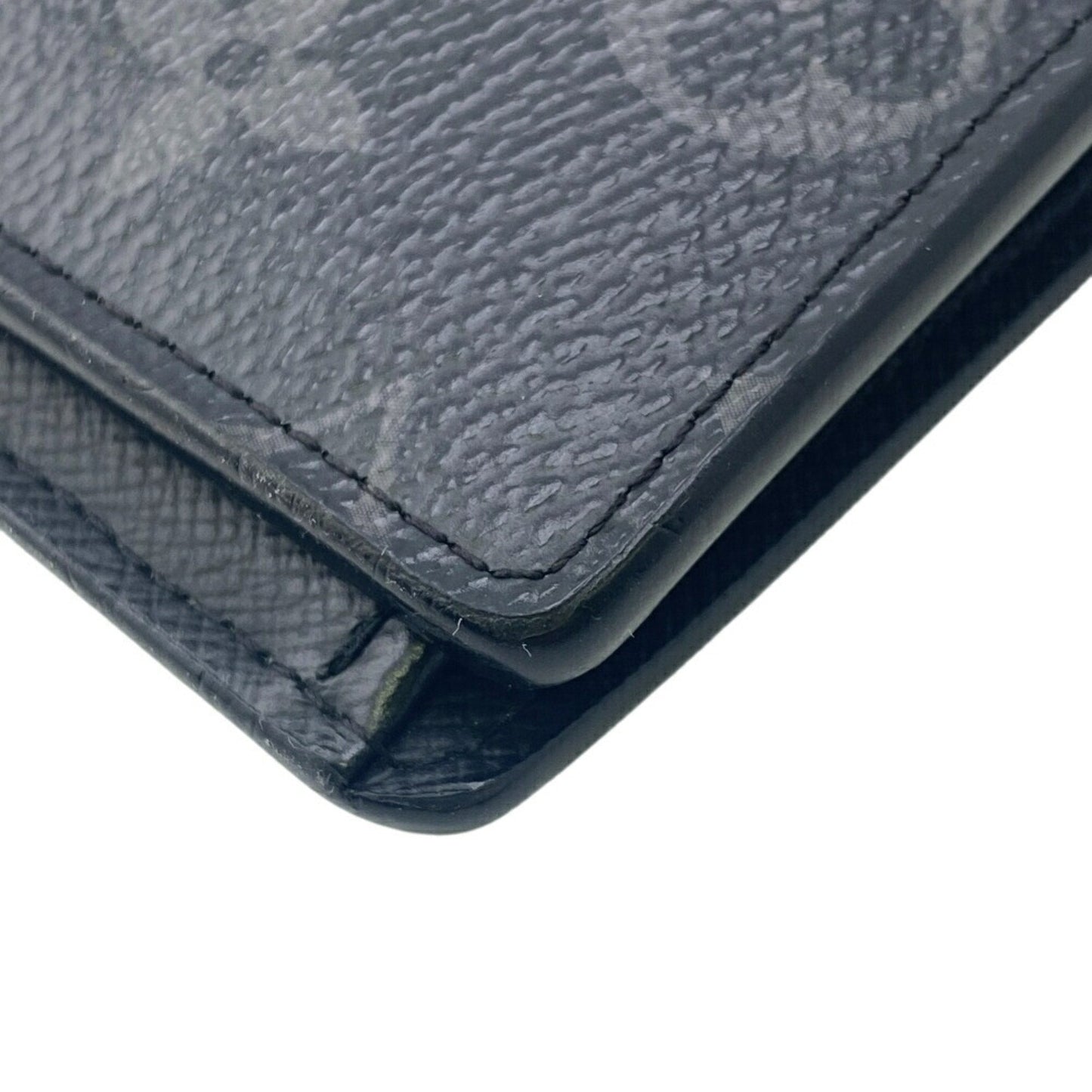 Canvas Wallet with Multiple Compartments and Sleek Design