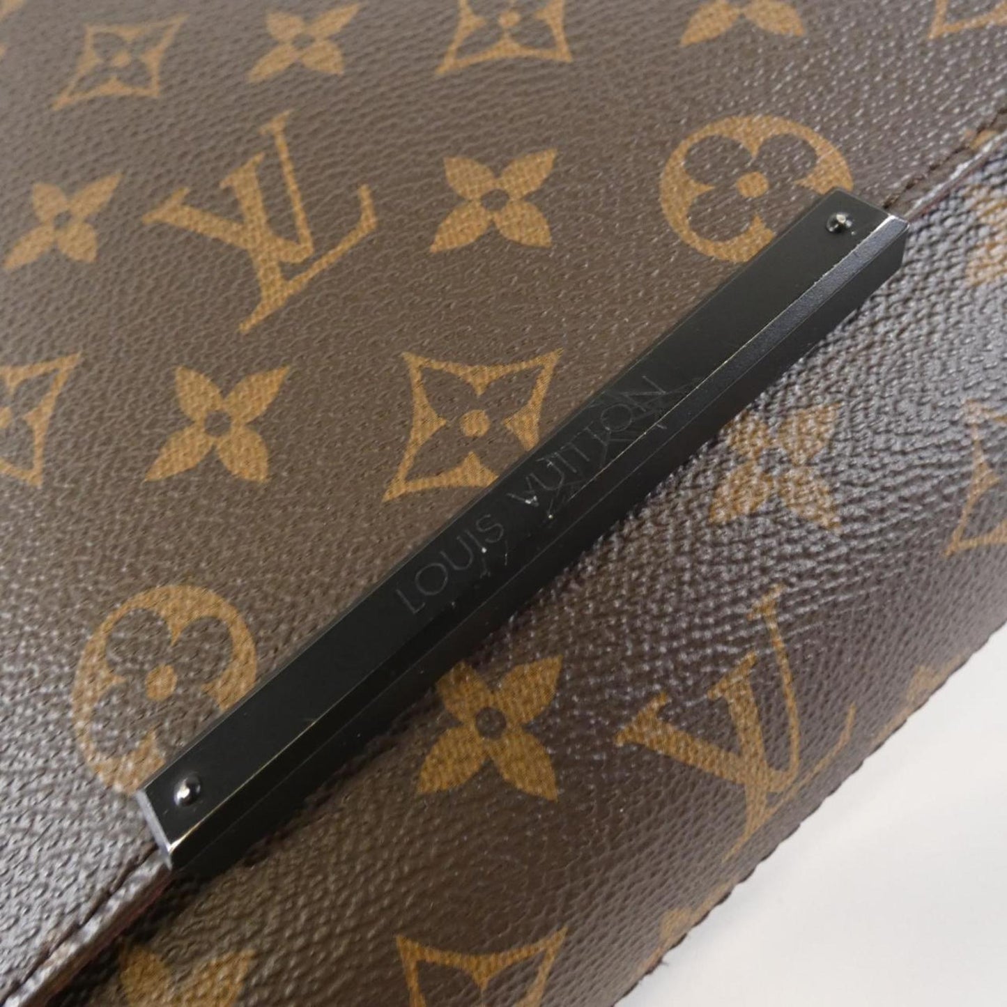 Discovery Pochette Monogram Eclipse