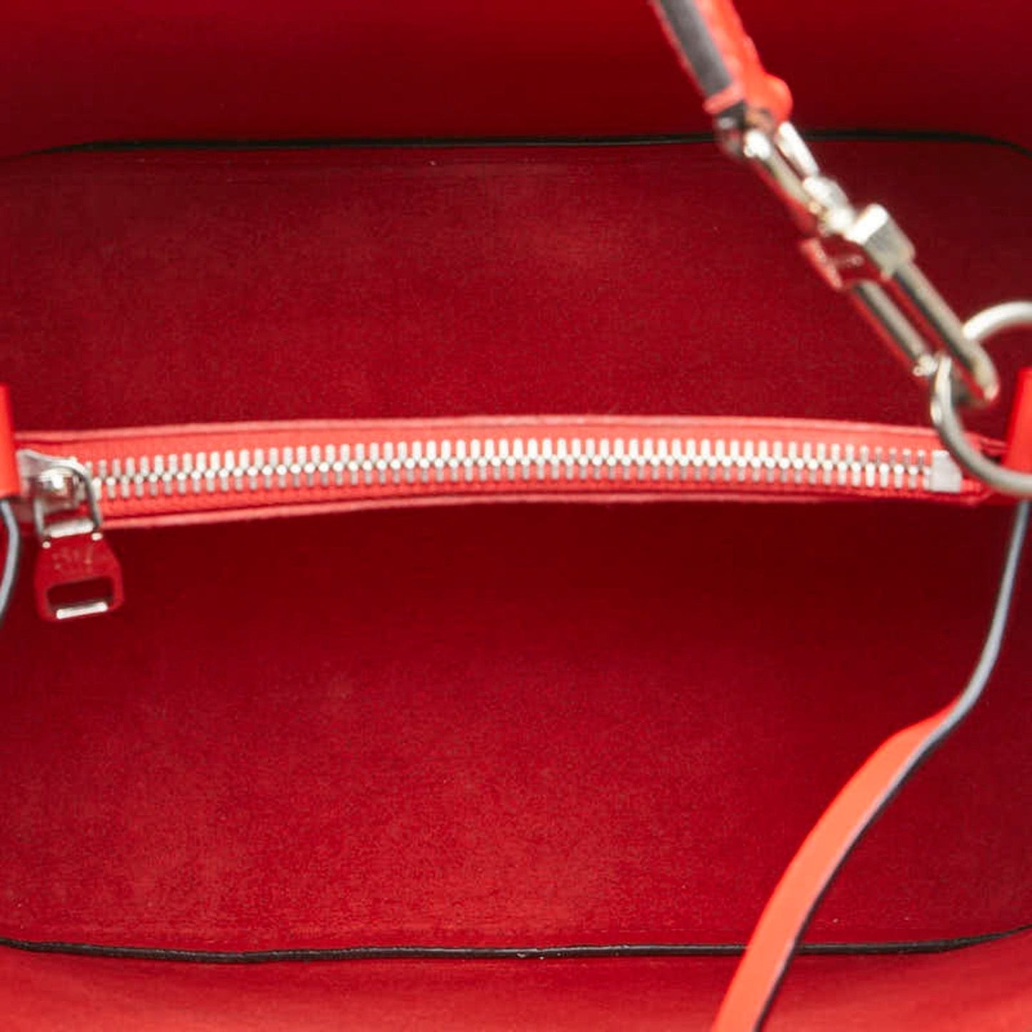 NeoNoe Leather Shoulder Bag with Slight Scratches and Good Handle Condition