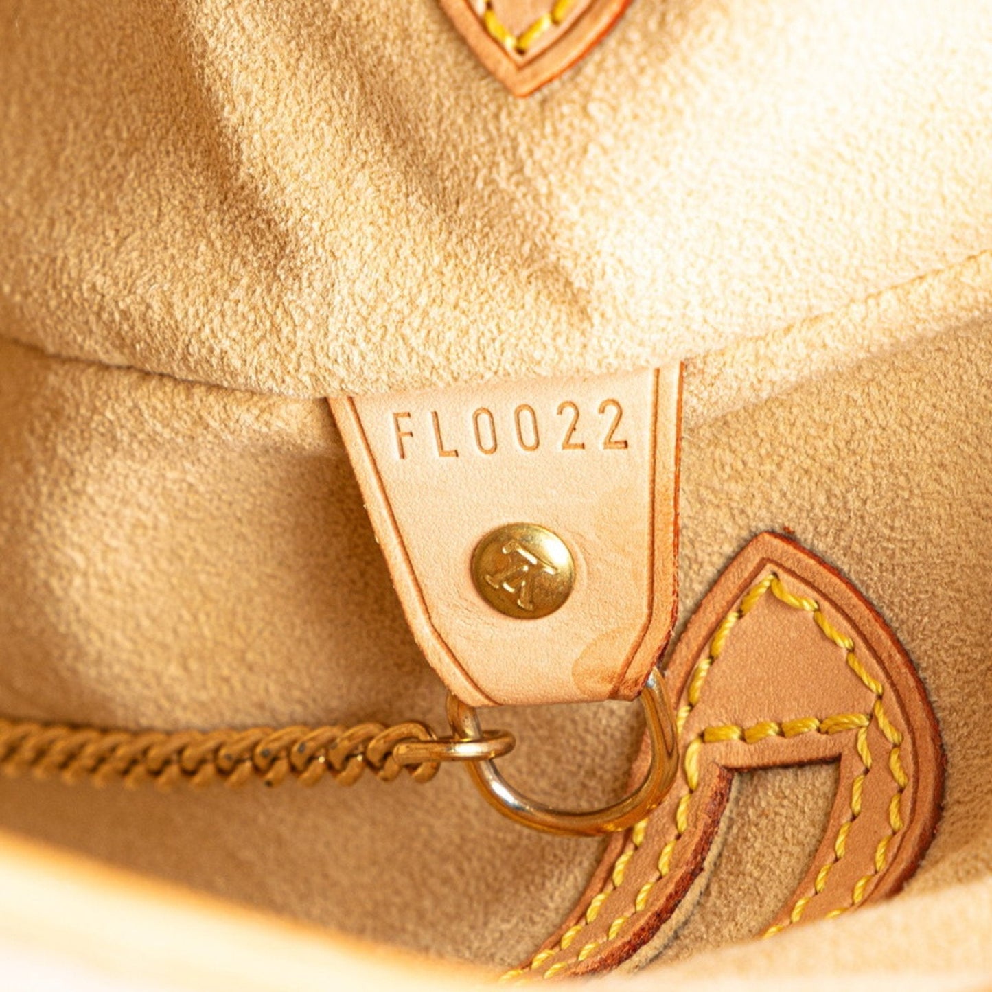 Elegant Marais Leather Tote with Pouch