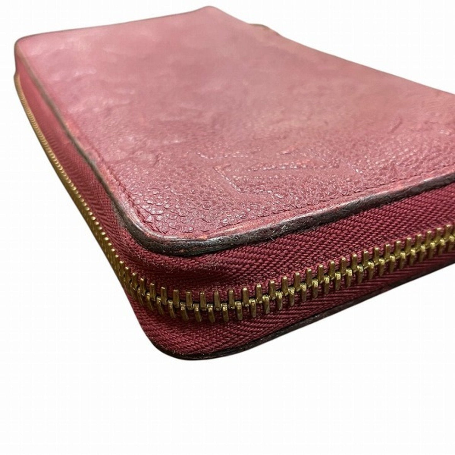 Leather Zippy Wallet with Multiple Compartments and Secure Closure