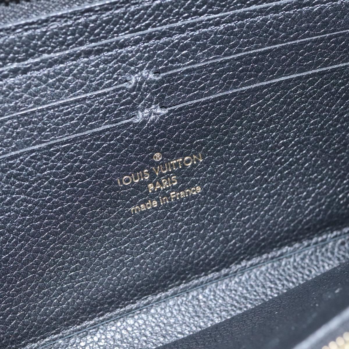 Leather Portefeuille Clemence with Slightly Rubbed Corners and Storage Smell