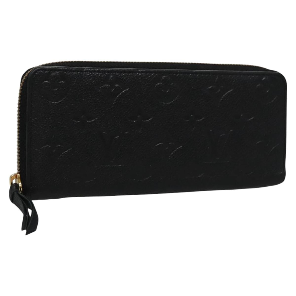 Leather Portefeuille Clemence with Slightly Rubbed Corners and Storage Smell