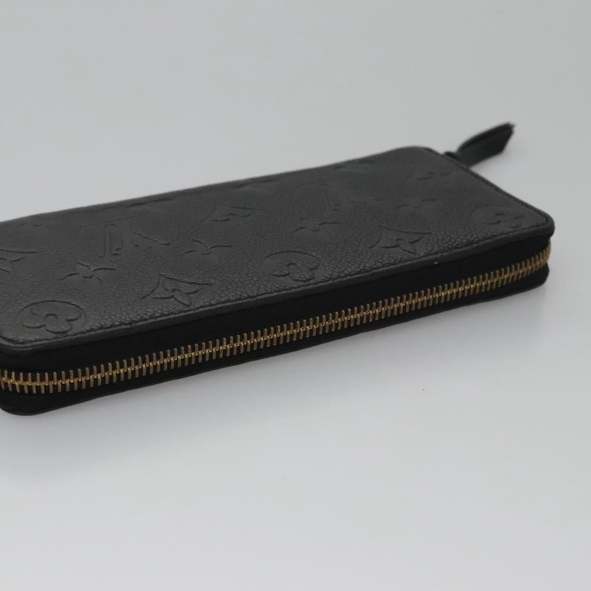 Leather Portefeuille Clemence with Slightly Rubbed Corners and Storage Smell