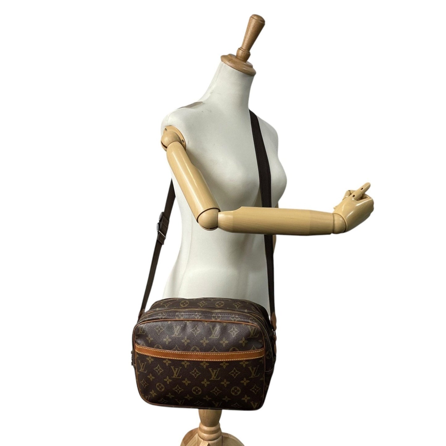 Elegant Canvas Reporter Bag with Adjustable Strap