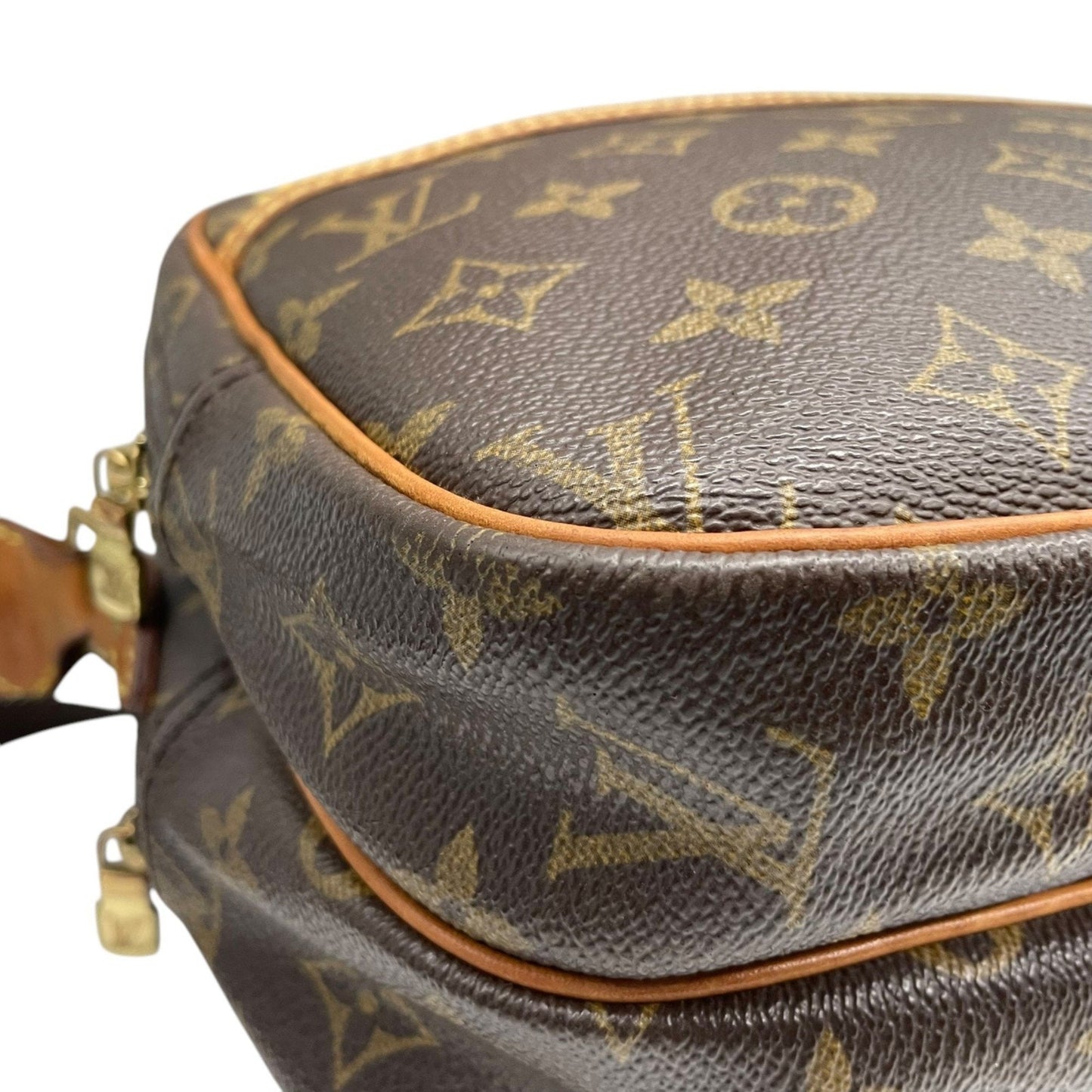 Elegant Canvas Reporter Bag with Adjustable Strap