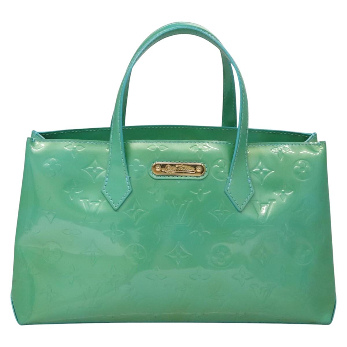 Elegant Patent Leather Tote Bag with Minimal Wear