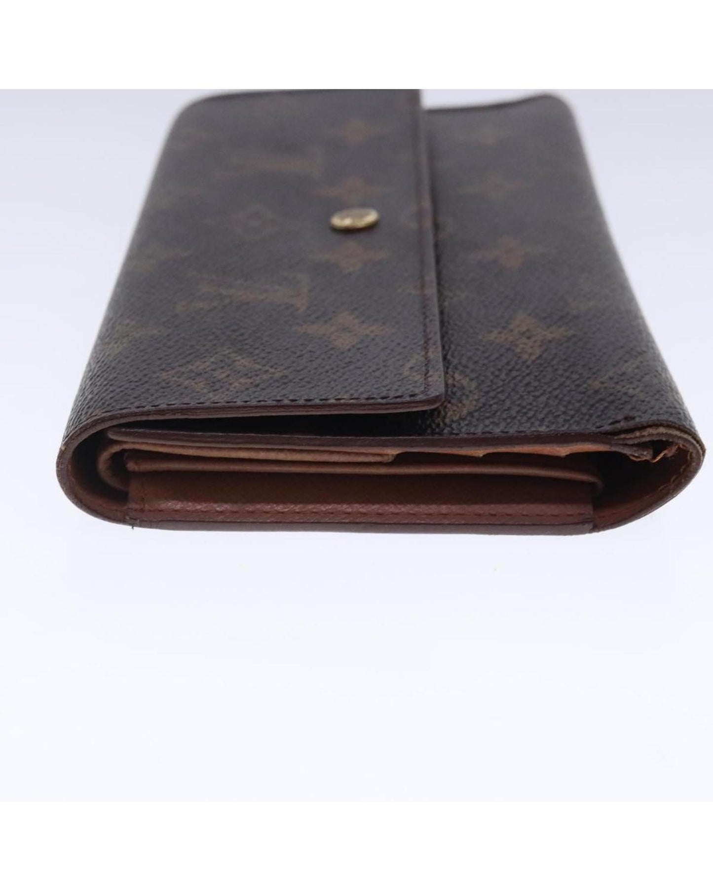 Monogram Portefeuille International Wallet with  Detailing
