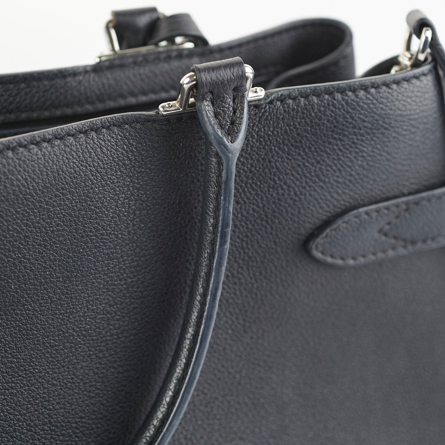 Louis Vuitton Lock Me Black