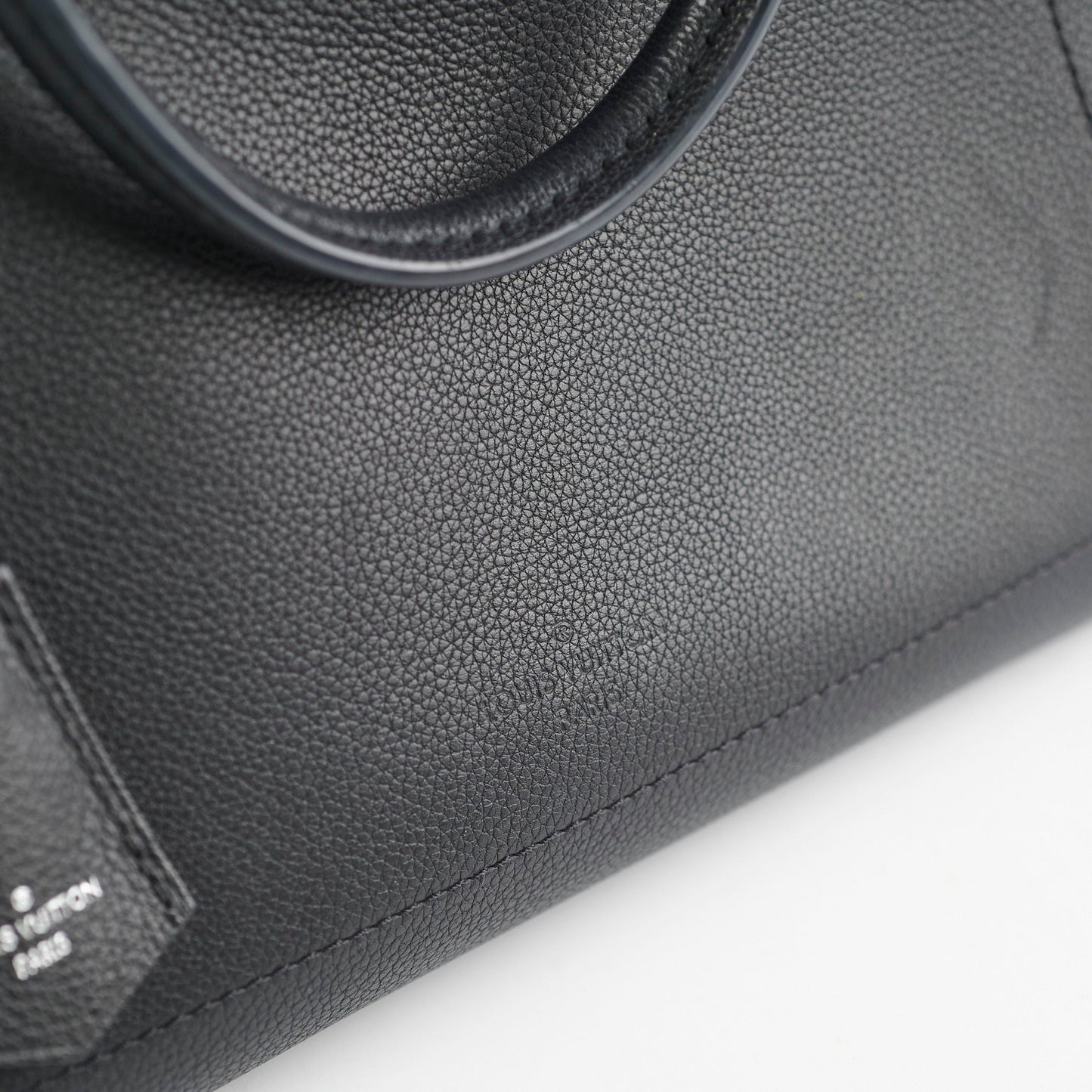 Louis Vuitton Lock Me Black