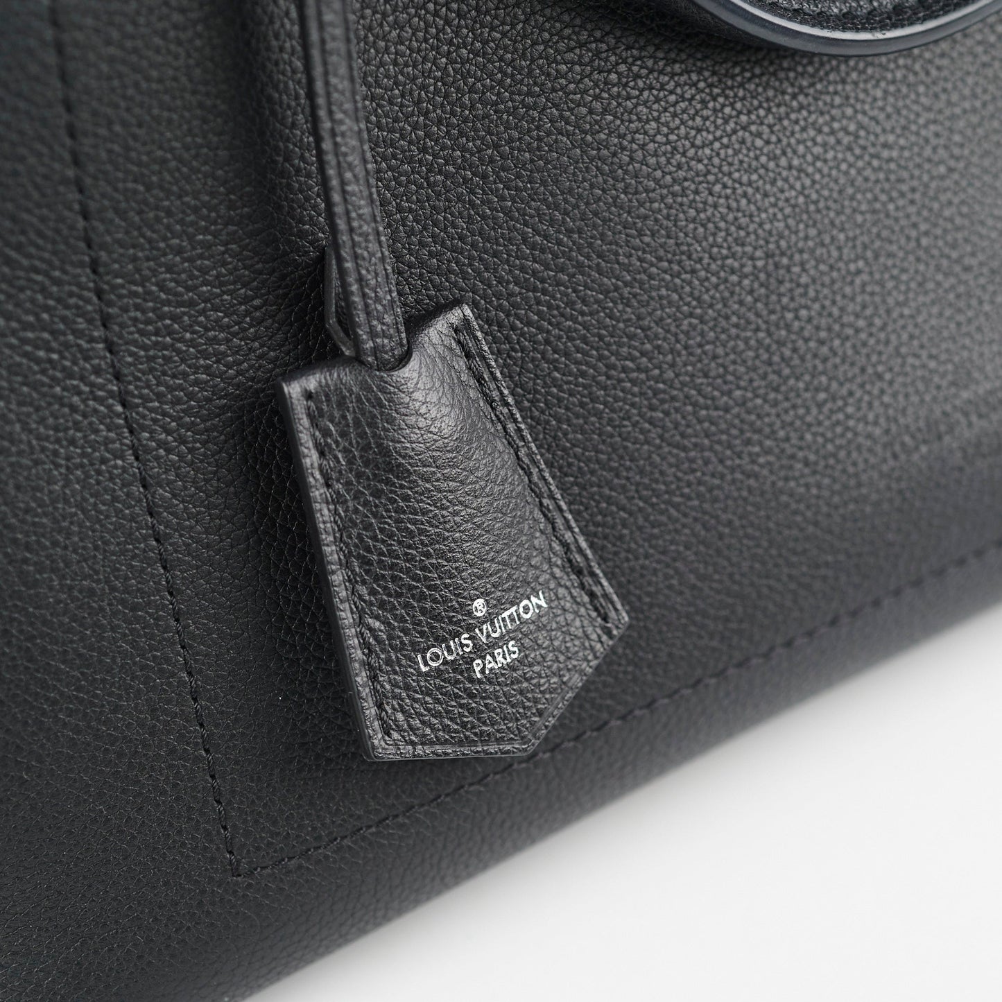 Louis Vuitton Lock Me Black