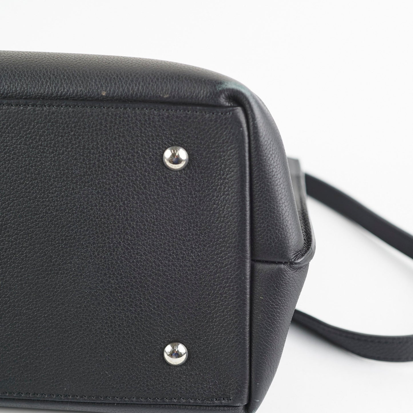 Louis Vuitton Lock Me Black