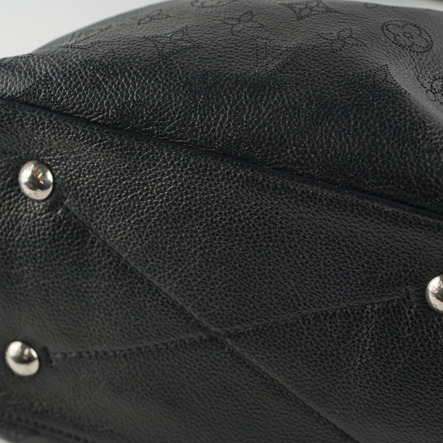 Louis Vuitton Mahina Muria Microchipped Black