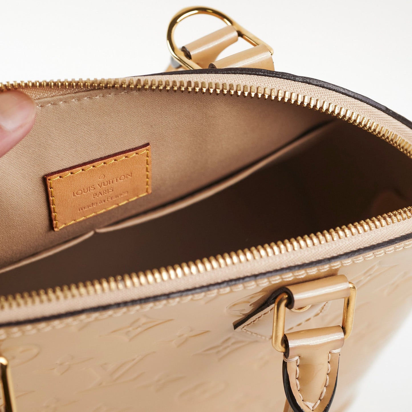 Louis Vuitton Alma PM Vernis Beige
