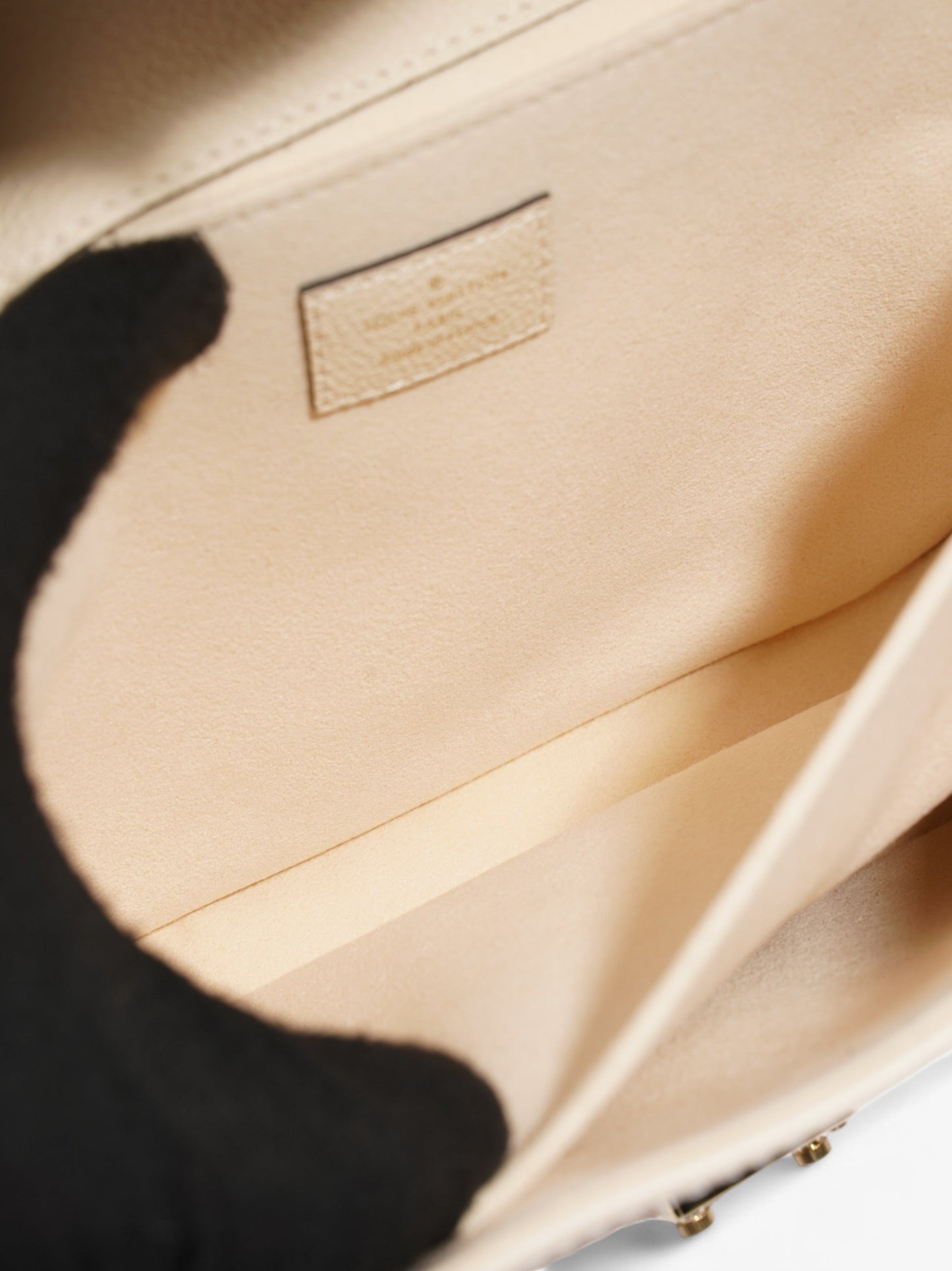 Louis Vuitton Pochette Metis Creme / Bois De Rose Empreinte Leather
