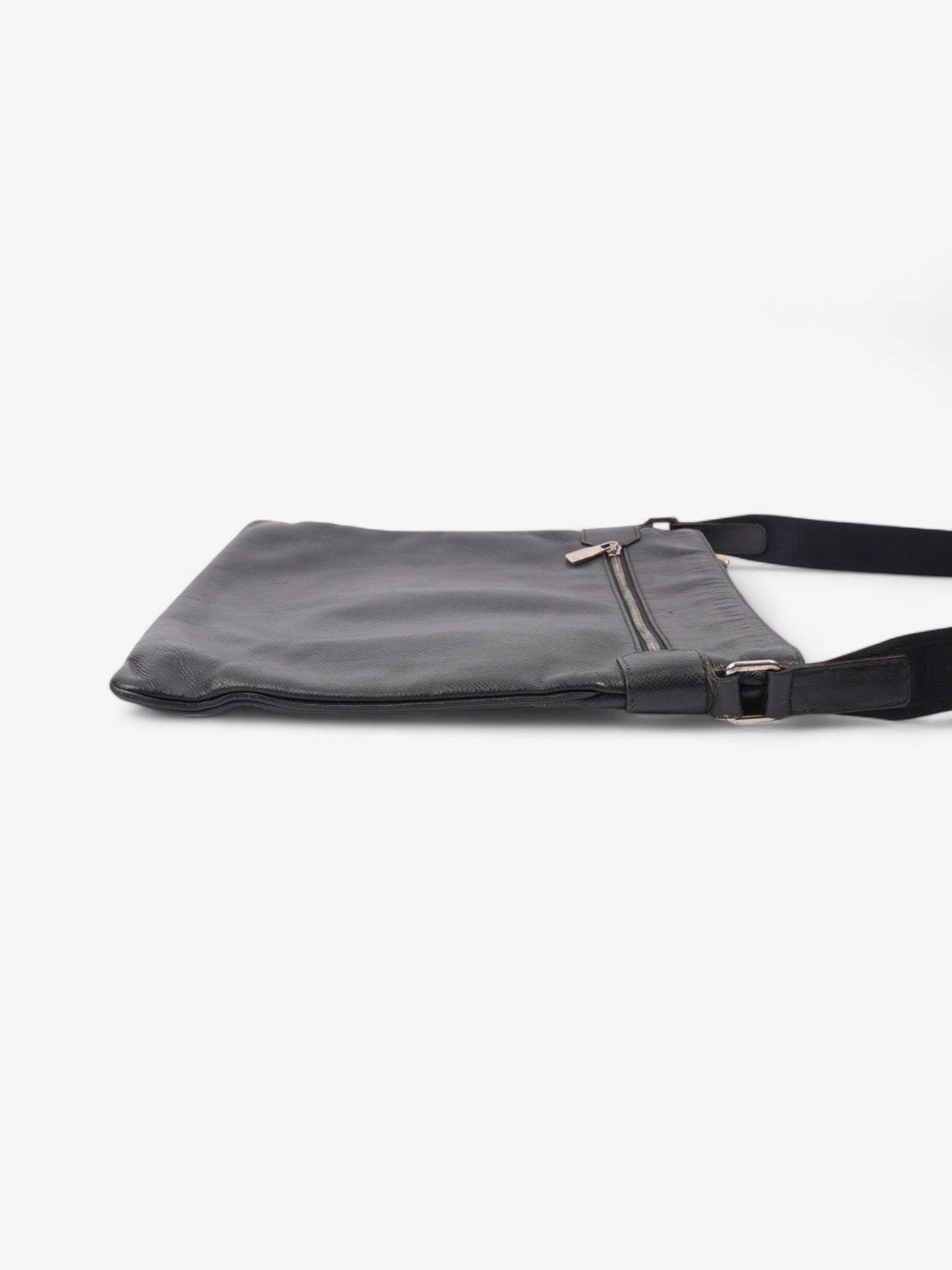 Louis Vuitton Taiga Sasha Black Leather