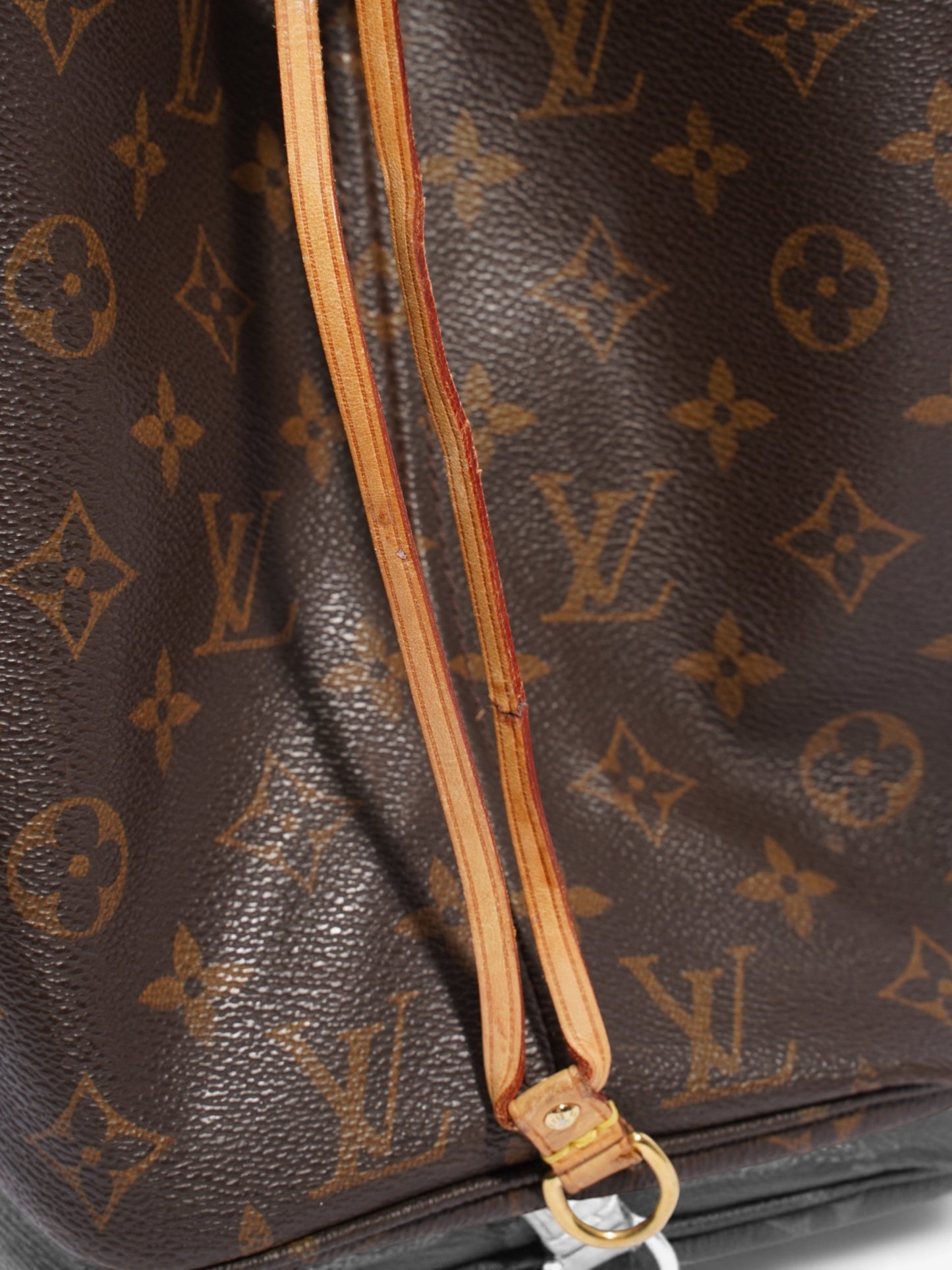 Louis Vuitton Neverfull Monogram Coated Canvas MM