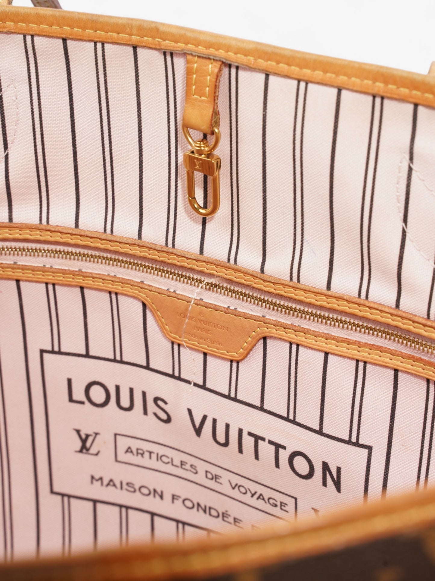 Louis Vuitton Neverfull Monogram Coated Canvas MM