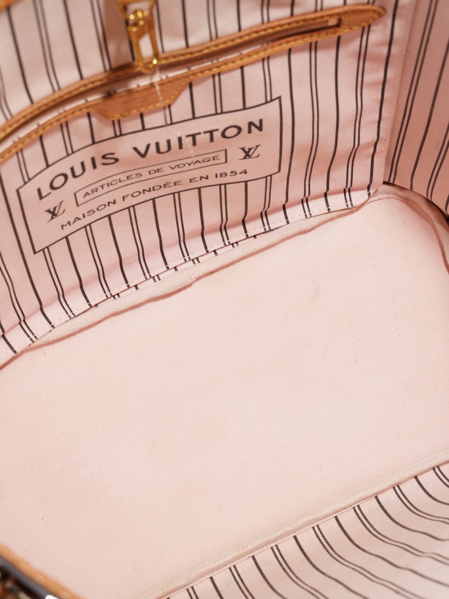 Louis Vuitton Neverfull Monogram Coated Canvas MM