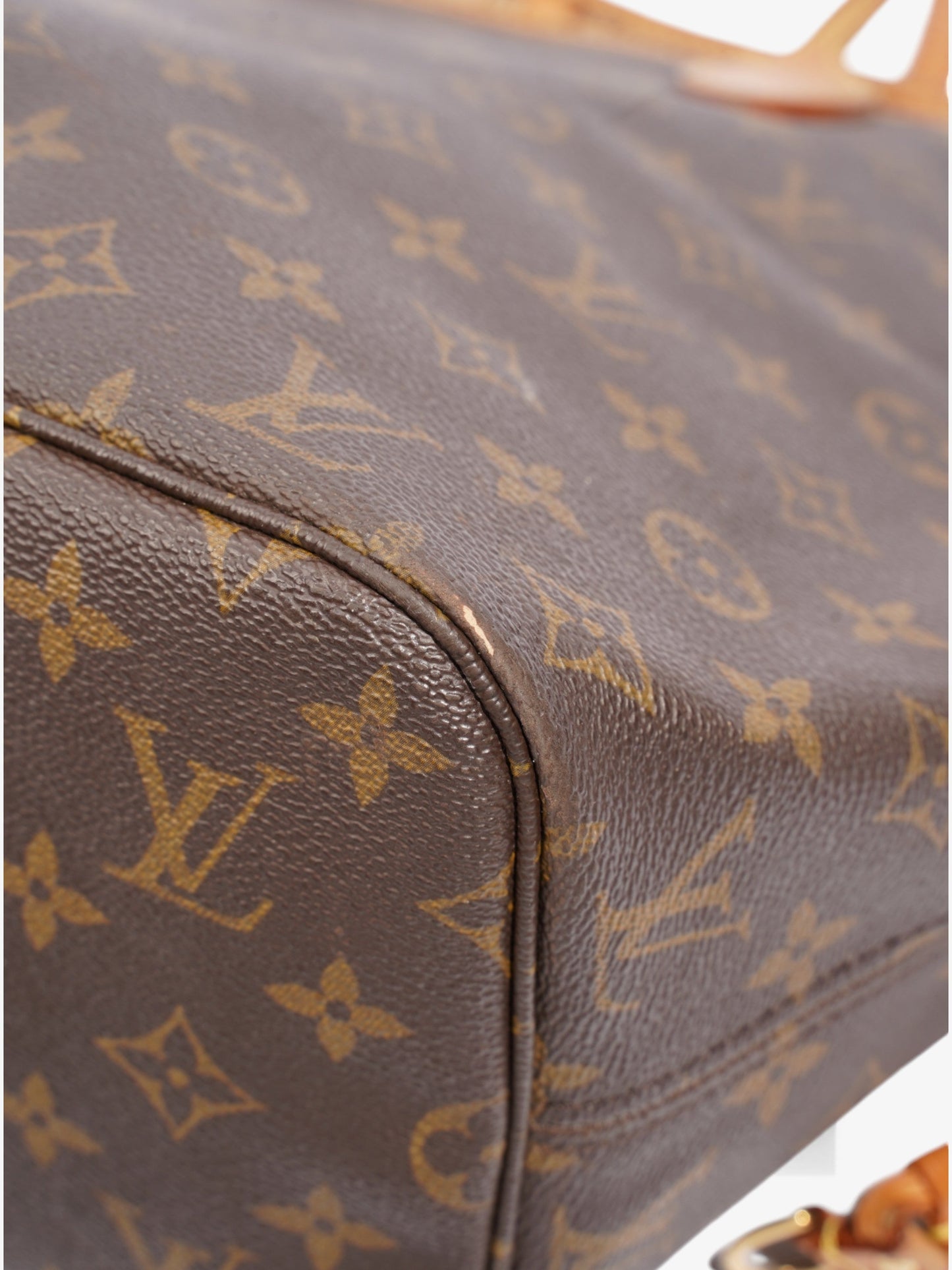 Louis Vuitton Neverfull Monogram Coated Canvas MM