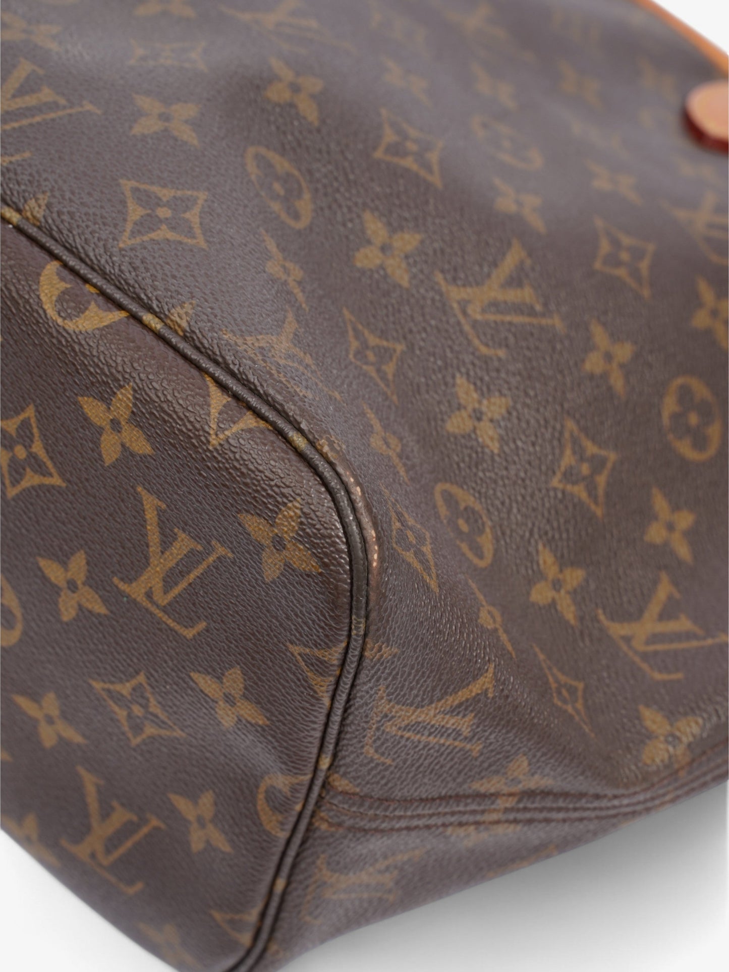 Louis Vuitton Neverfull Monogram Coated Canvas MM