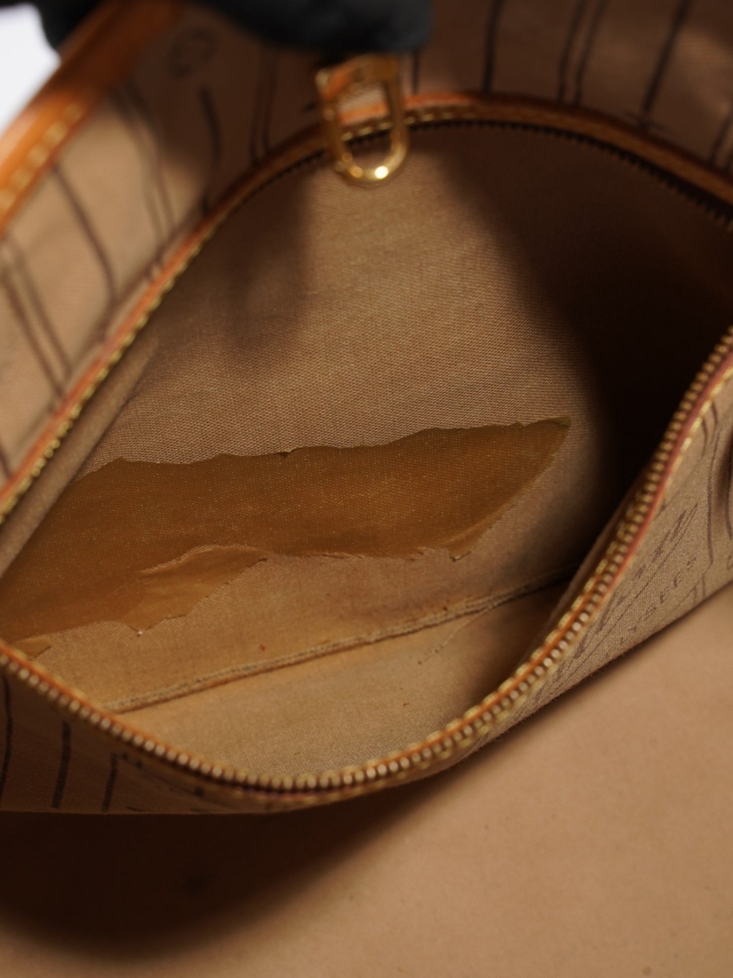 Louis Vuitton Neverfull Monogram Coated Canvas MM