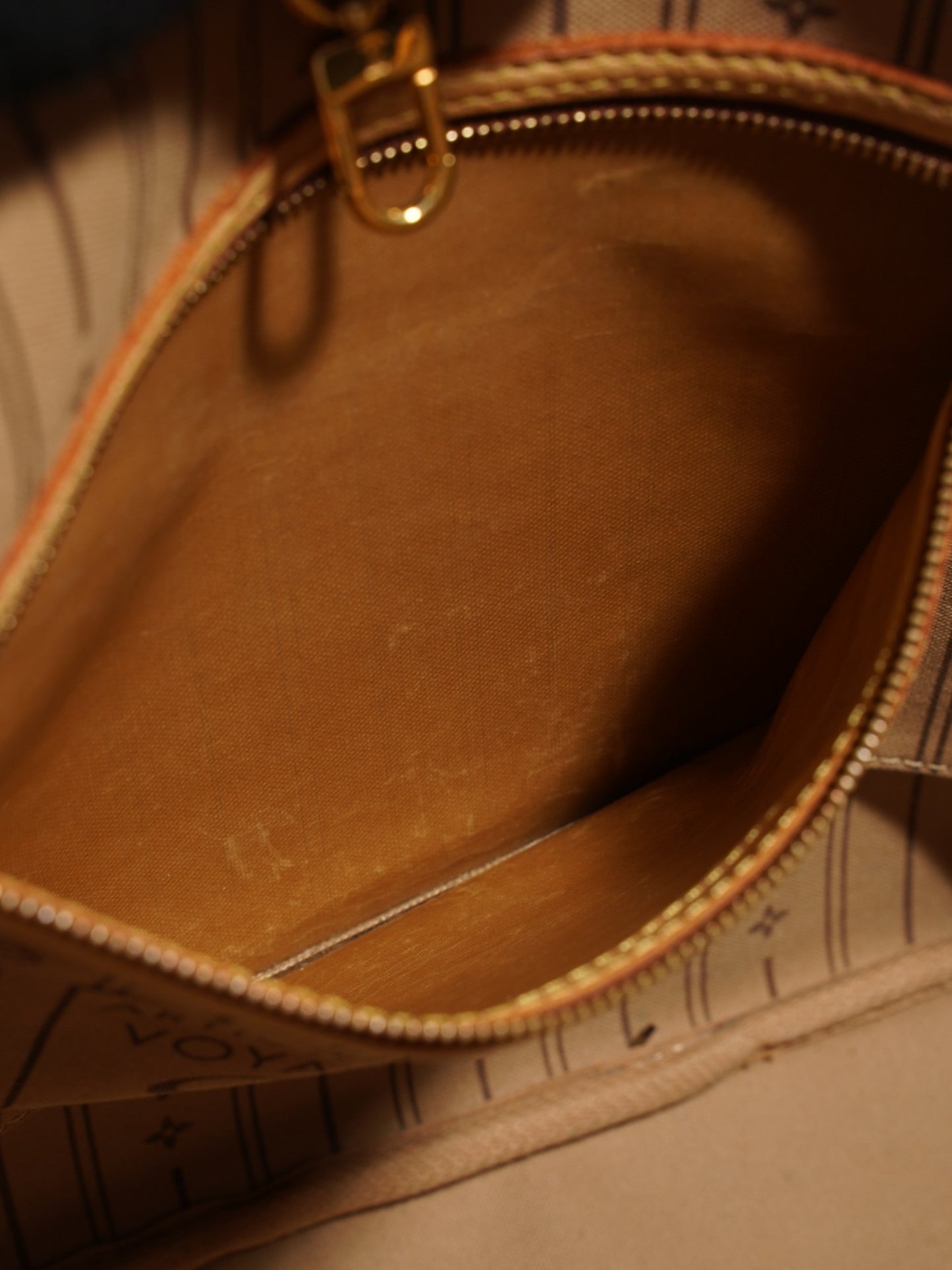 Louis Vuitton Neverfull Monogram Coated Canvas MM
