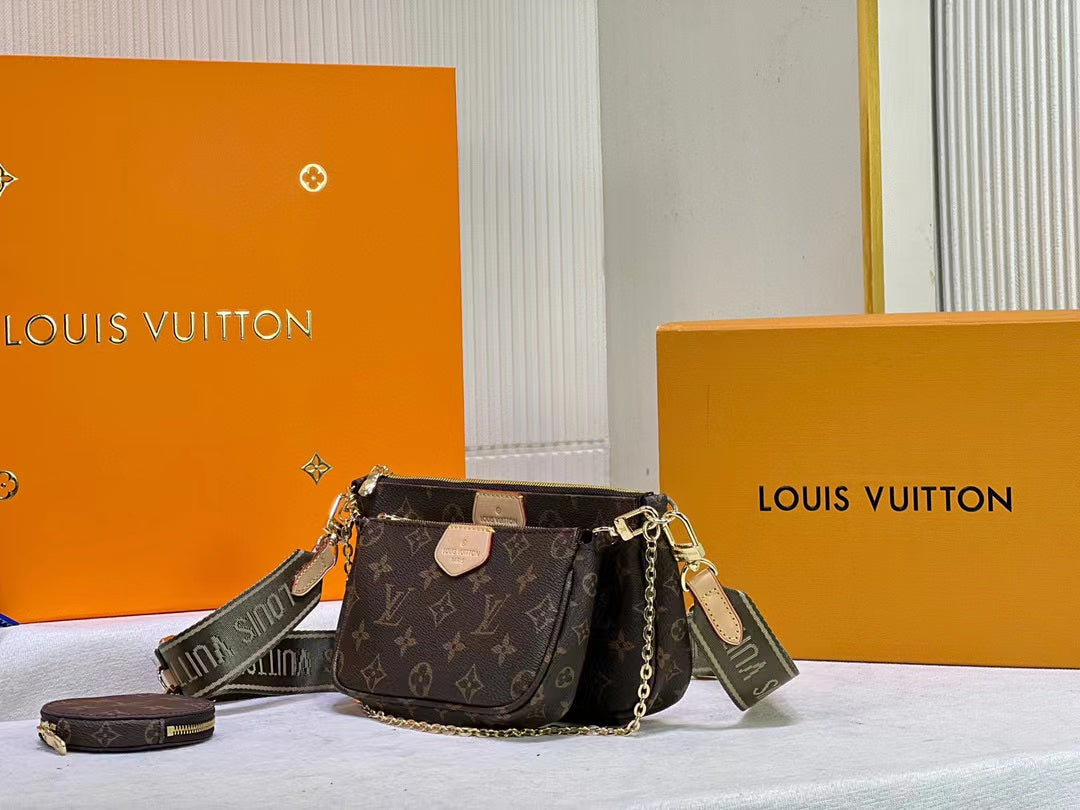 LV Multi Pochette AcGLAMIssoires Bags Monogram Canvas Fall/Winter Collection M44813, Kaki/Beige