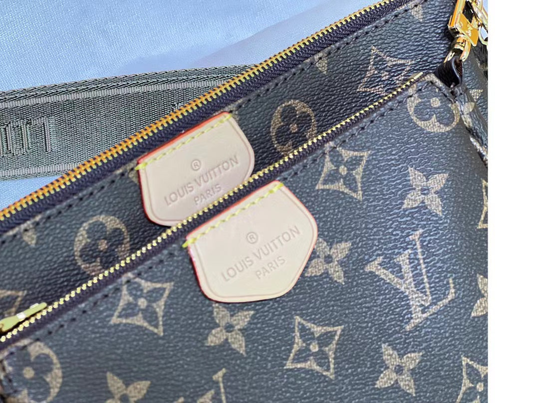LV Multi Pochette AcGLAMIssoires Bags Monogram Canvas Fall/Winter Collection M44813, Kaki/Beige