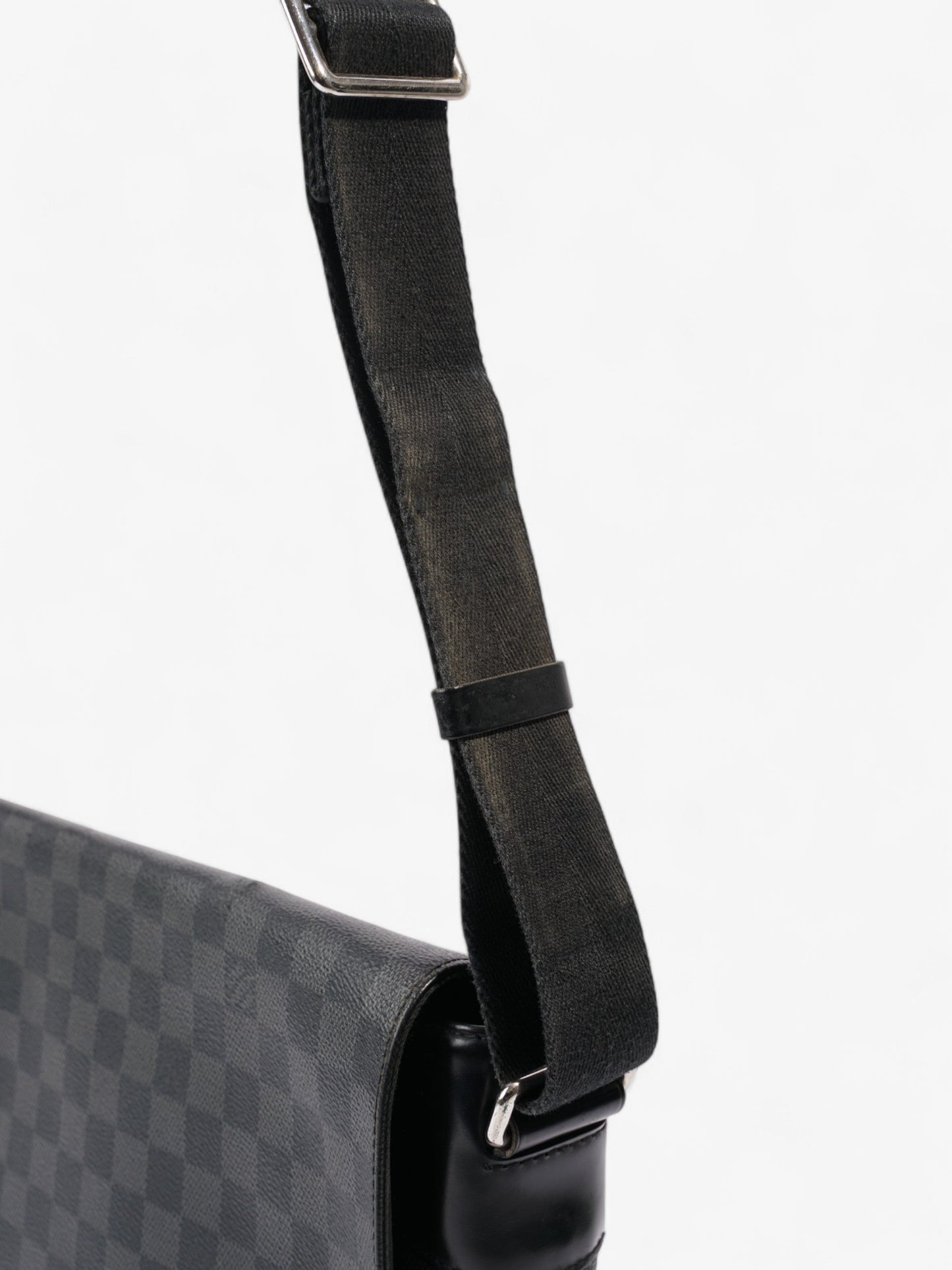 Louis Vuitton District Messenger Bag Damier Graphite Coated Canvas