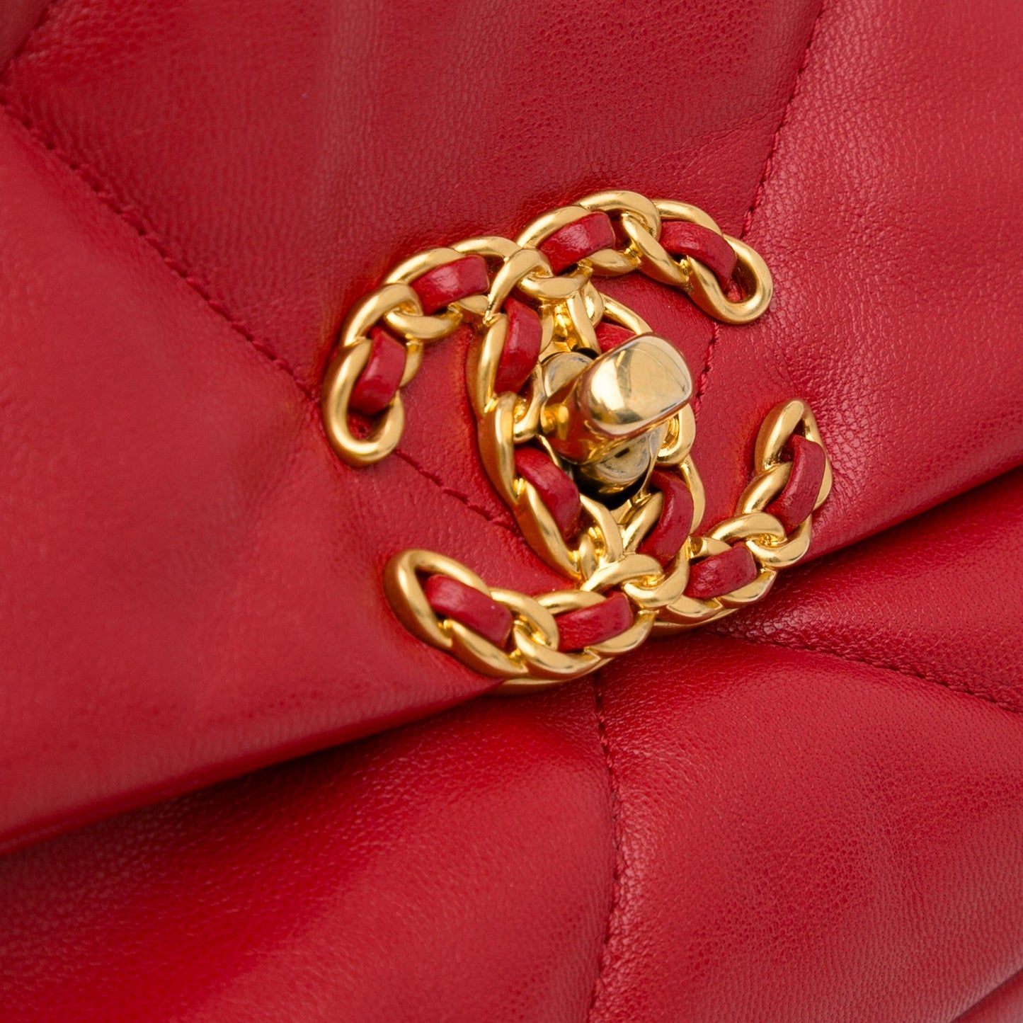 Chanel 19 Flap Bag Medium Red Lambskin Gold