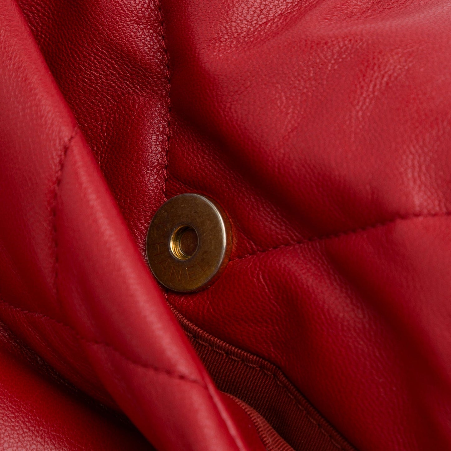 Chanel 19 Flap Bag Medium Red Lambskin Gold