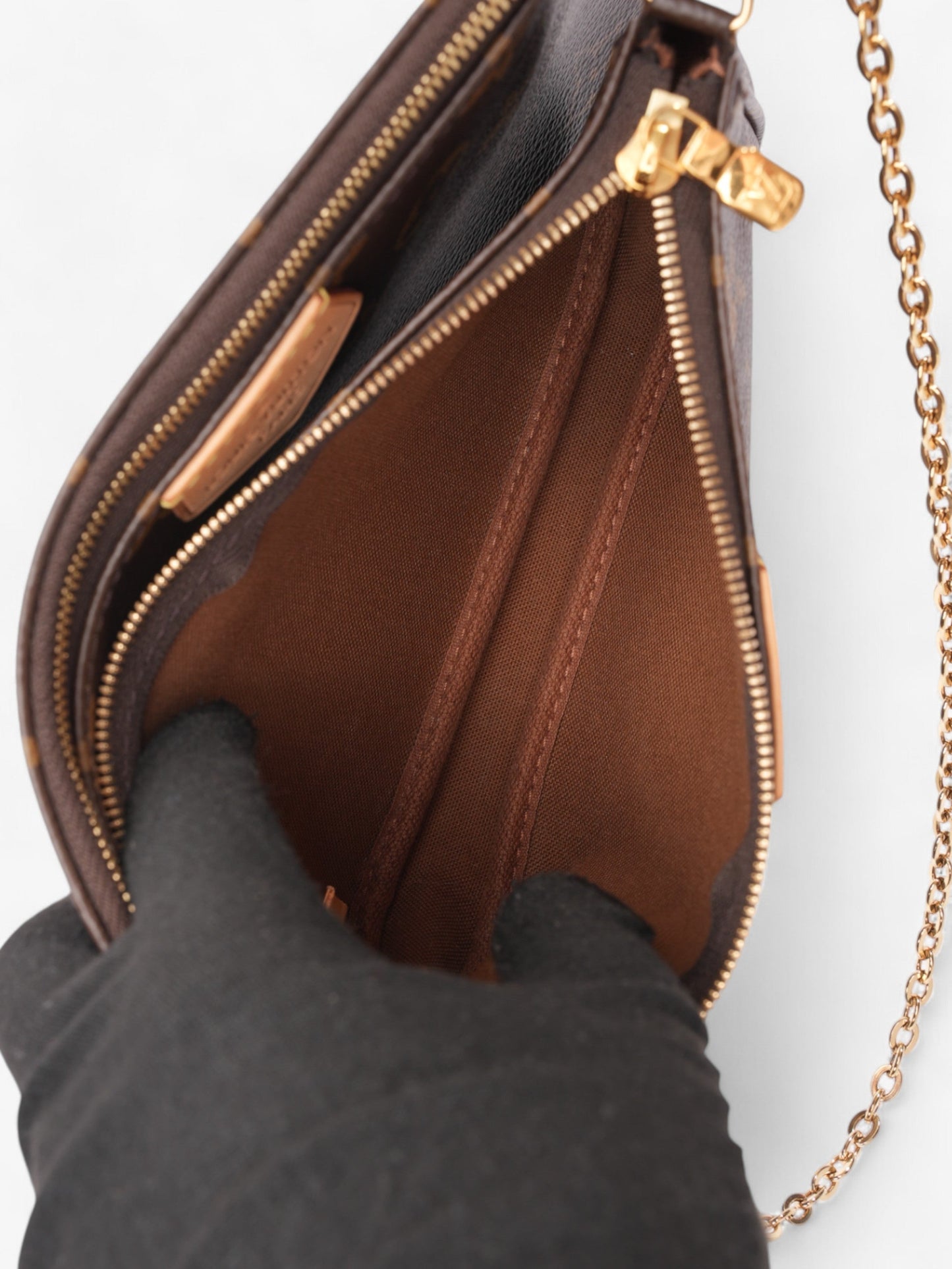 Louis Vuitton Multi Pochette Accessoires Monogram / Khaki Coated Canvas