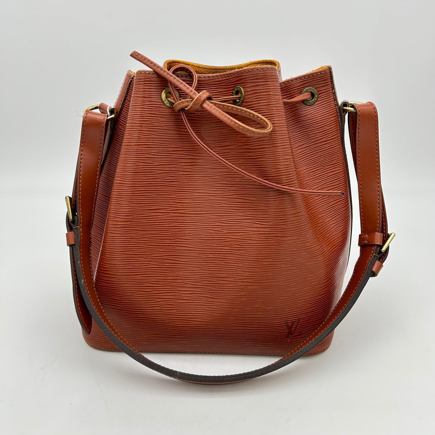 Louis Vuitton Noe Epi YVEAE822