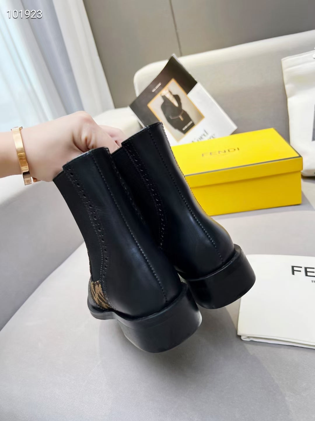 Luxury Shoes - FED - 317