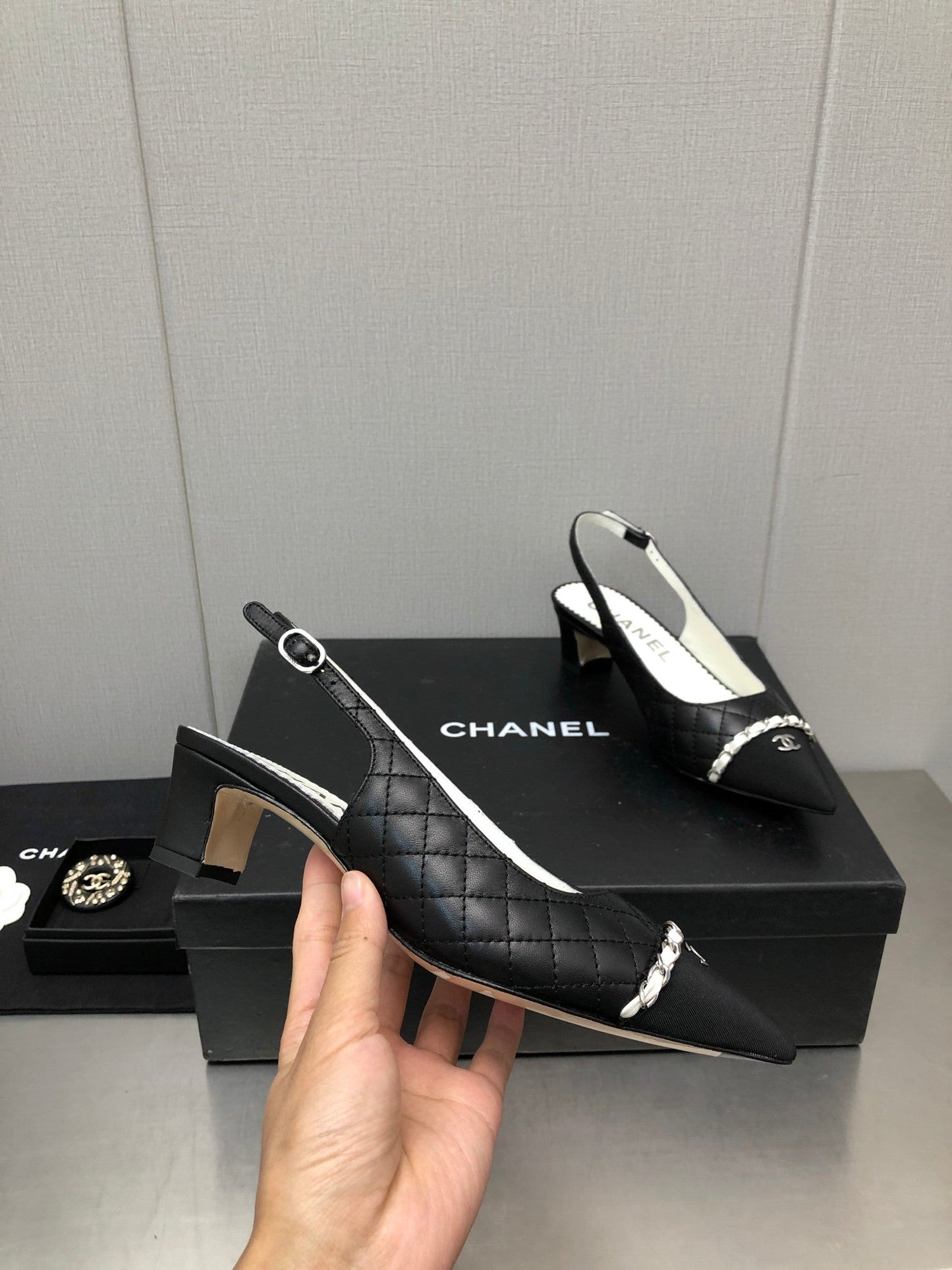 Luxury Shoes Sandals - CHL - 886