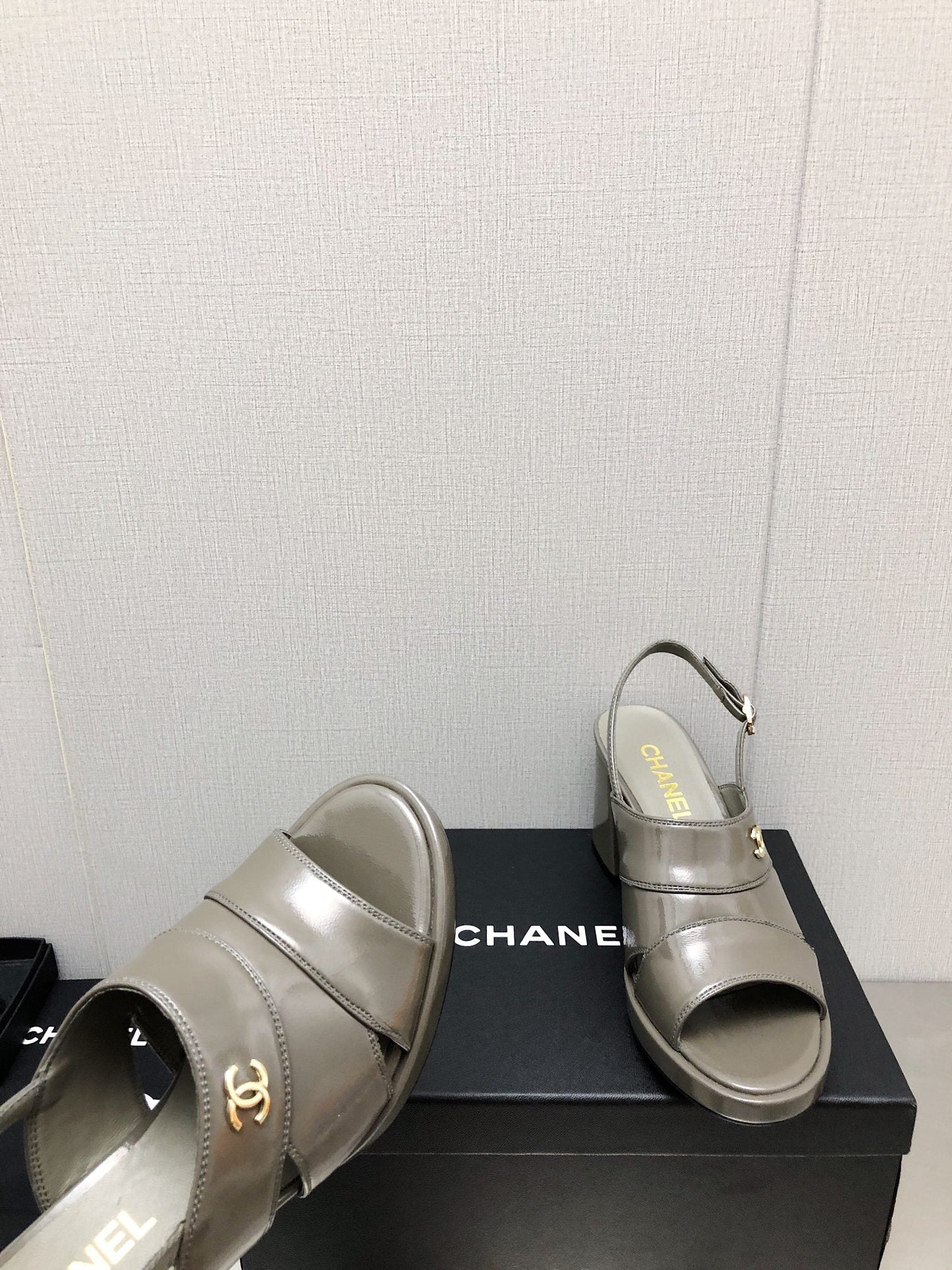 Luxury Shoes Sandals - CHL - 142
