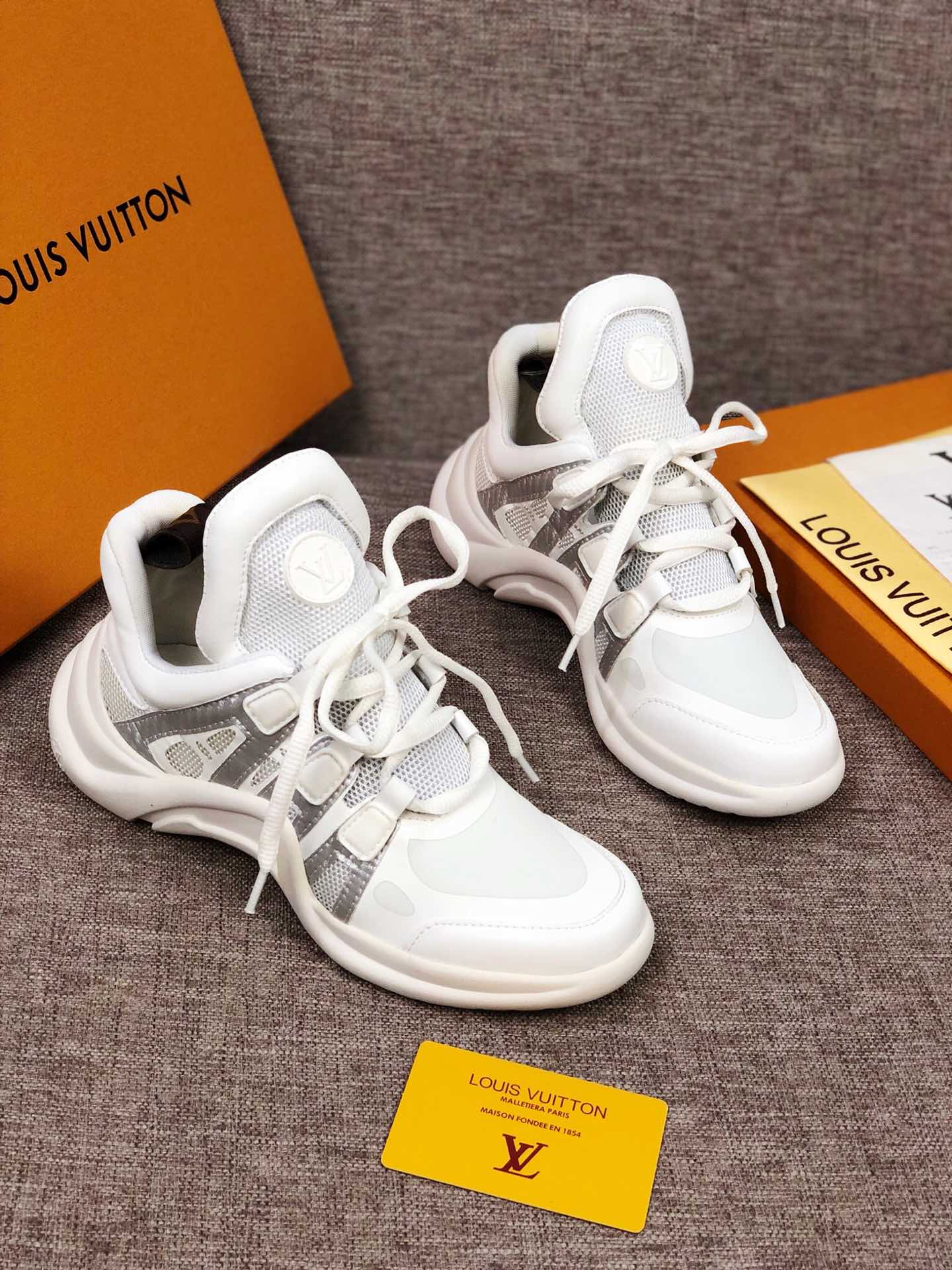 GLM - LUV Archlight White Sneaker