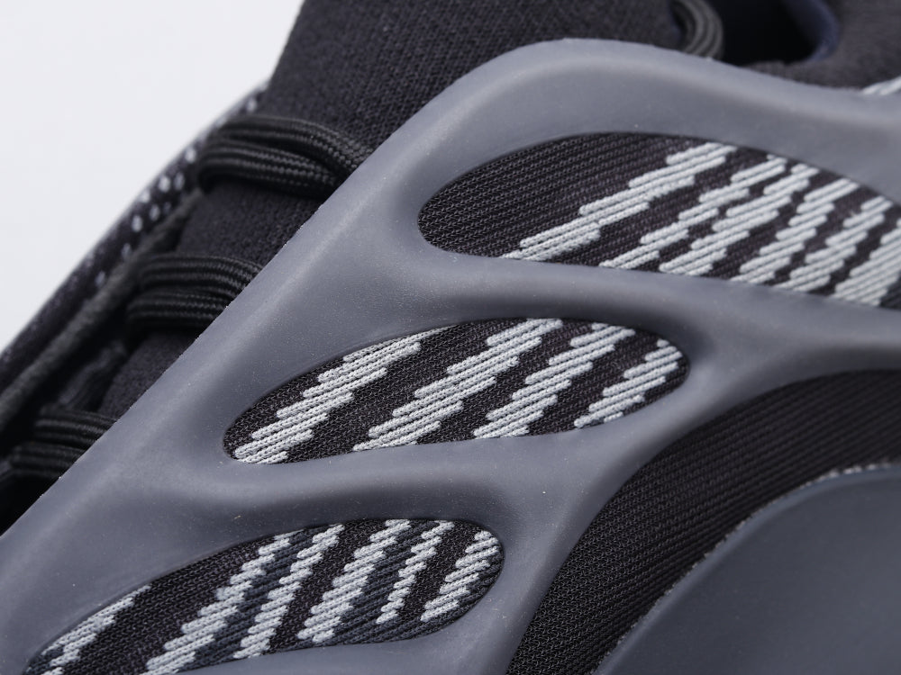 GLM - Yzy 700 Alvah Sneaker