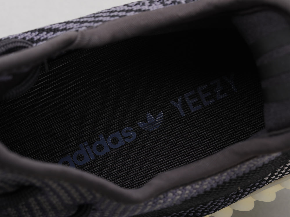 GLM - Yzy 350 Carbon Black Sesame Sneaker