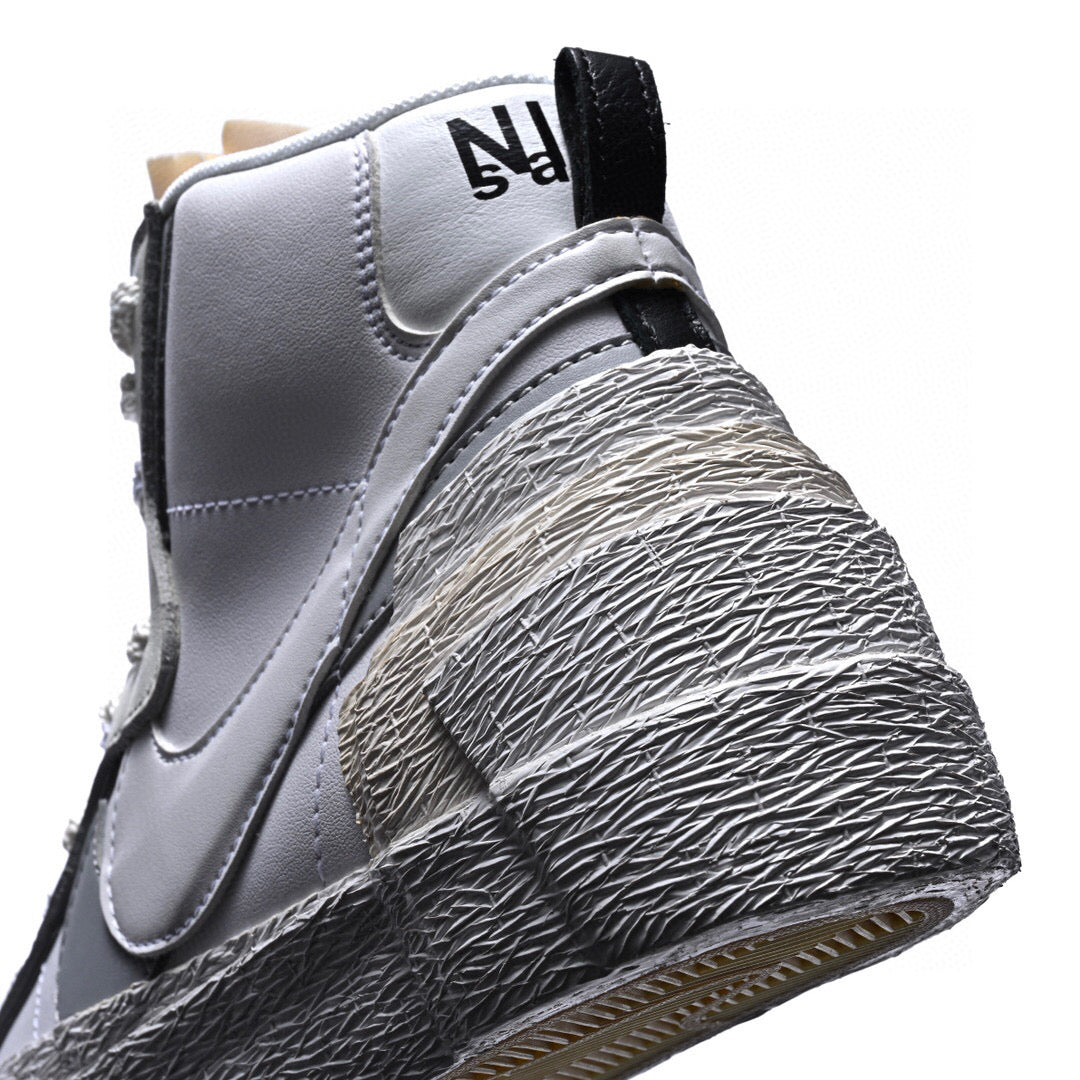 GLM - Sacai x Blazer Mid Off-White