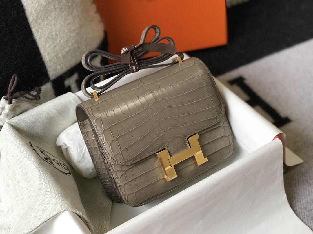 GLAMI Mini ConstanGLAMI Bag Grey For Women Gold Color Hardware 7.1in/18cm