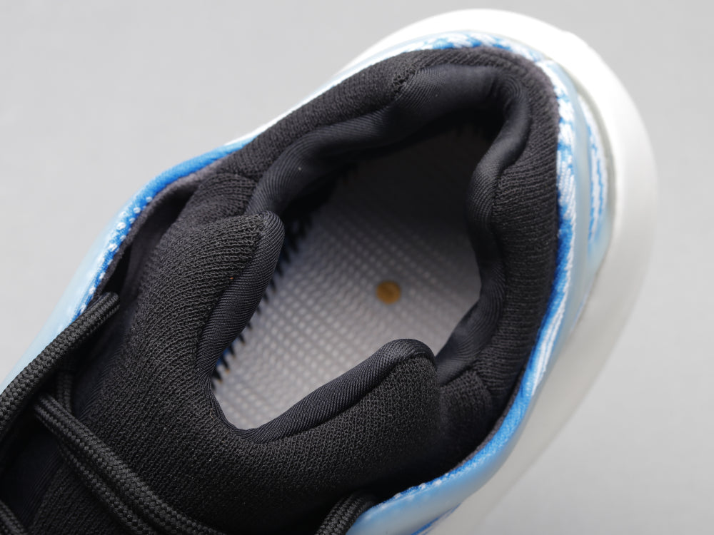 GLM - Yzy 700 Arzareth Sneaker