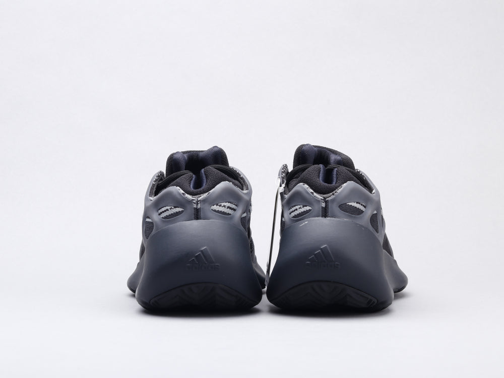 GLM - Yzy 700 Alvah Sneaker