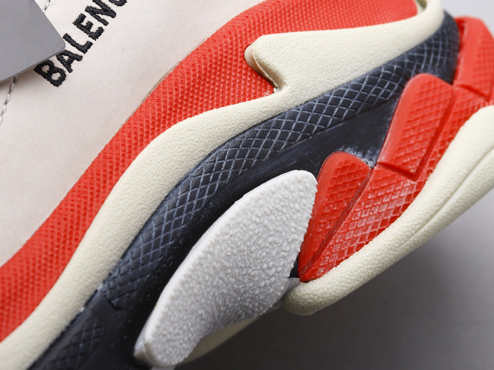 GLM - Bla Triple S Gray and Red Sneaker