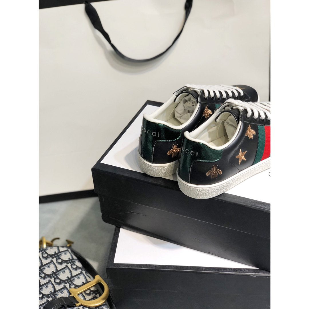 GLM-GCI  Ace Embroidered 'Bees and Stars Sneaker 064