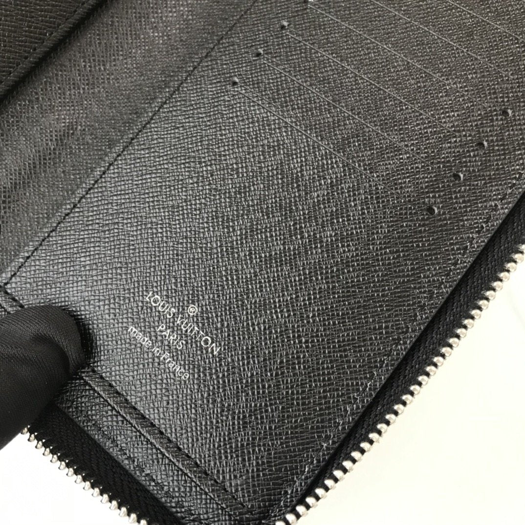 GLM - Top Quality Wallet LUV 010